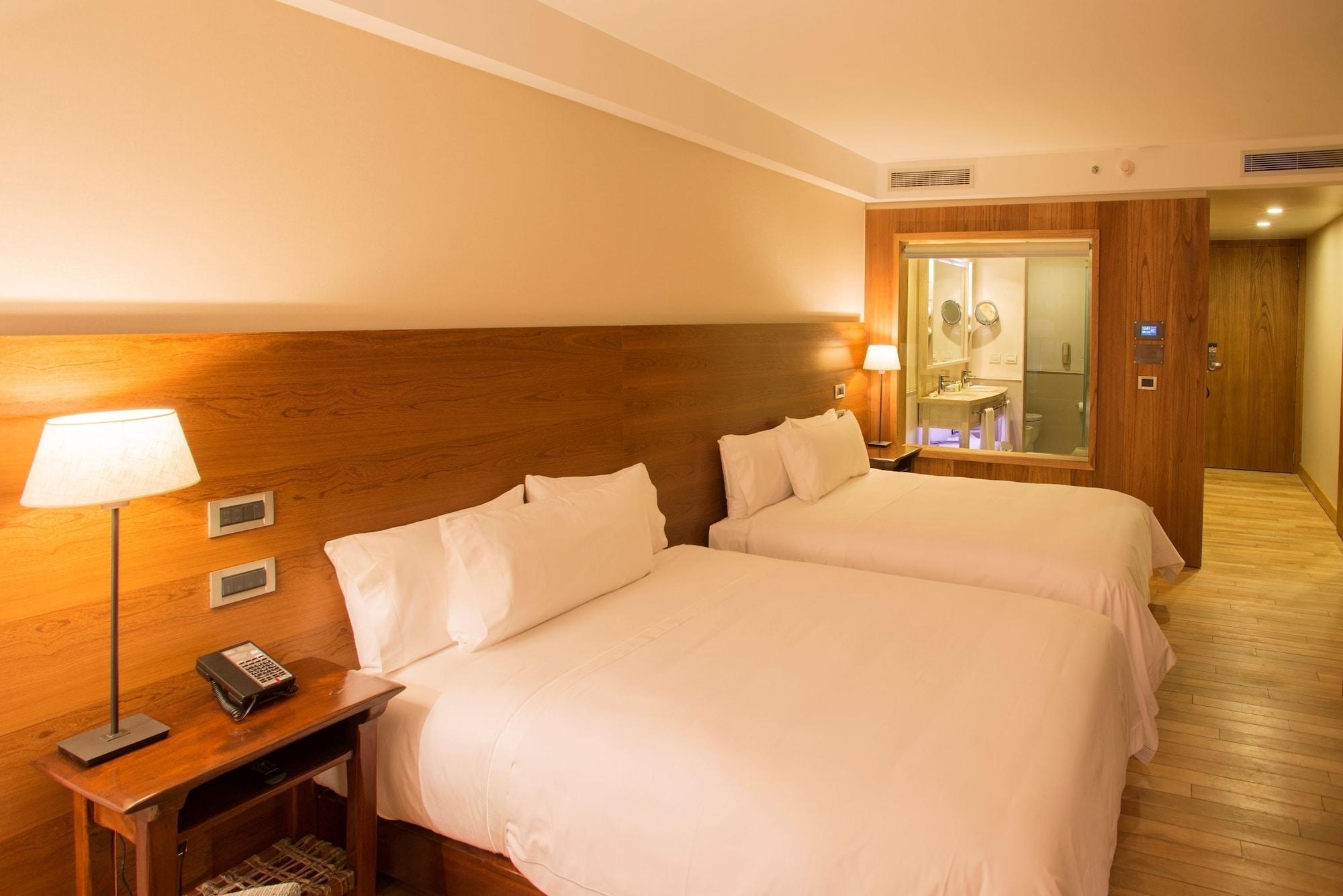 Arakur Ushuaia Resort & Spa Kültér fotó A room at the hotel