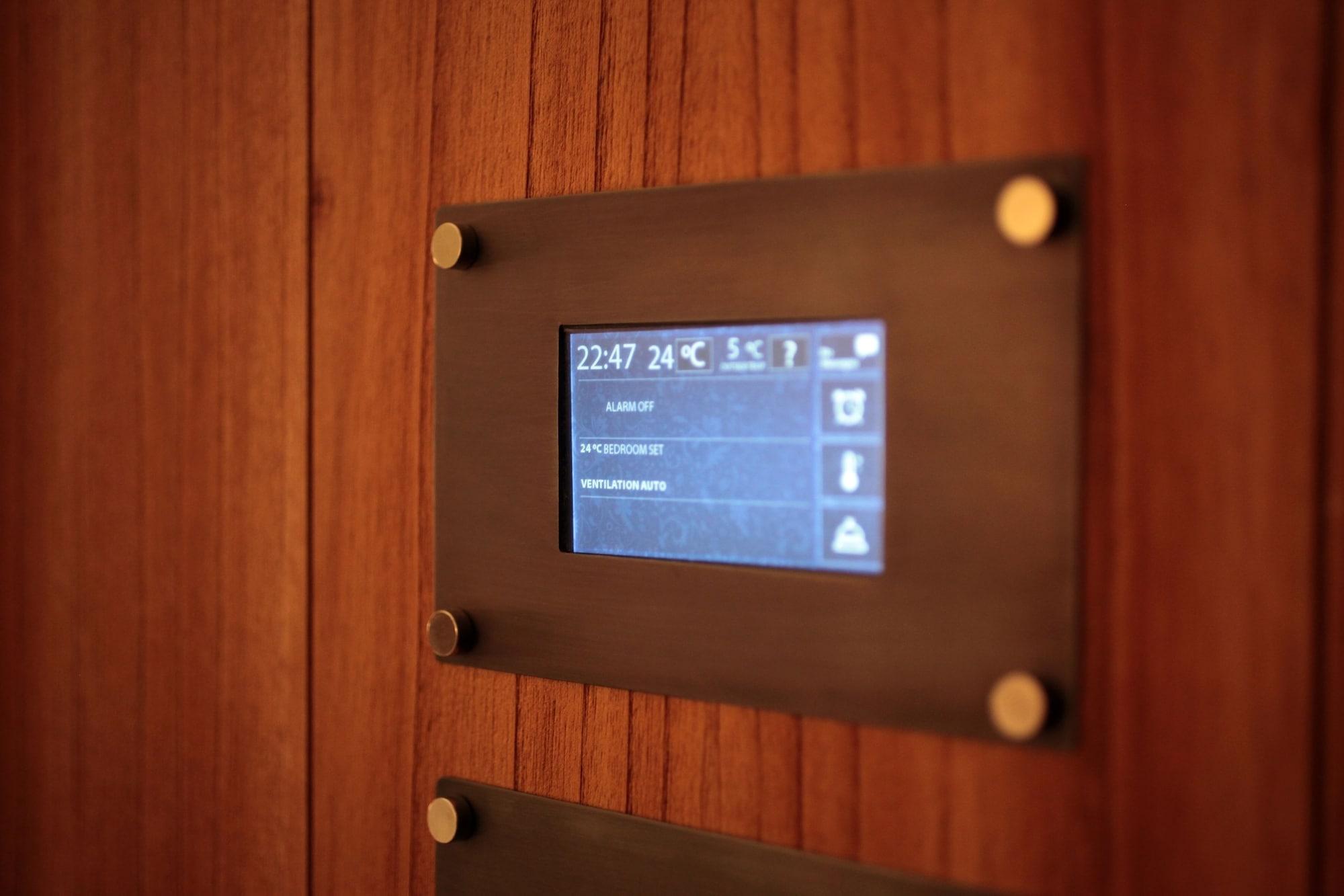 Arakur Ushuaia Resort & Spa Kültér fotó A smart home thermostat