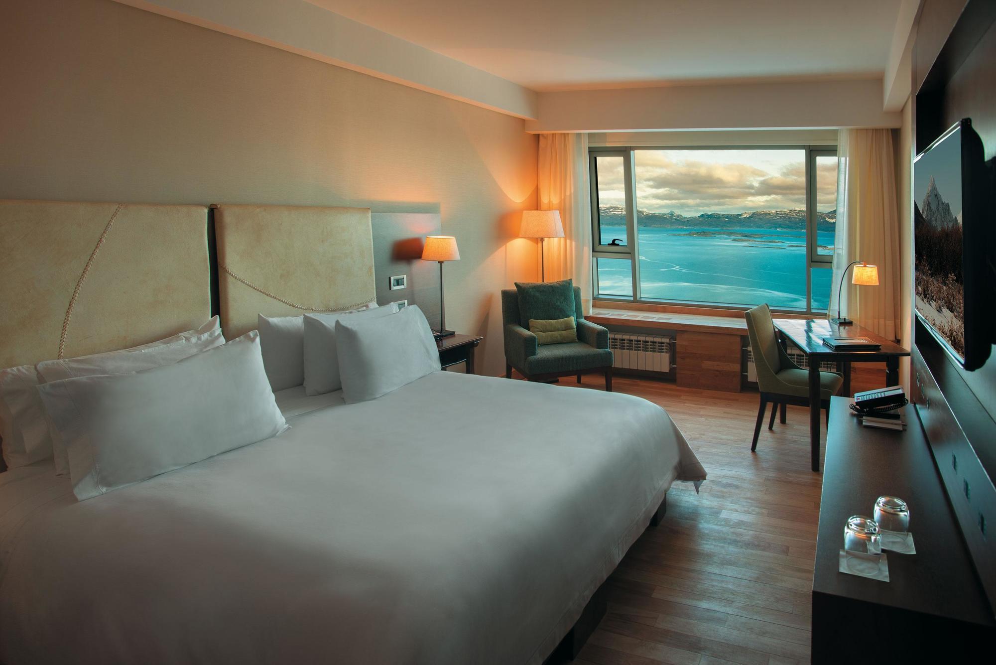 Arakur Ushuaia Resort & Spa Kültér fotó A room at the hotel