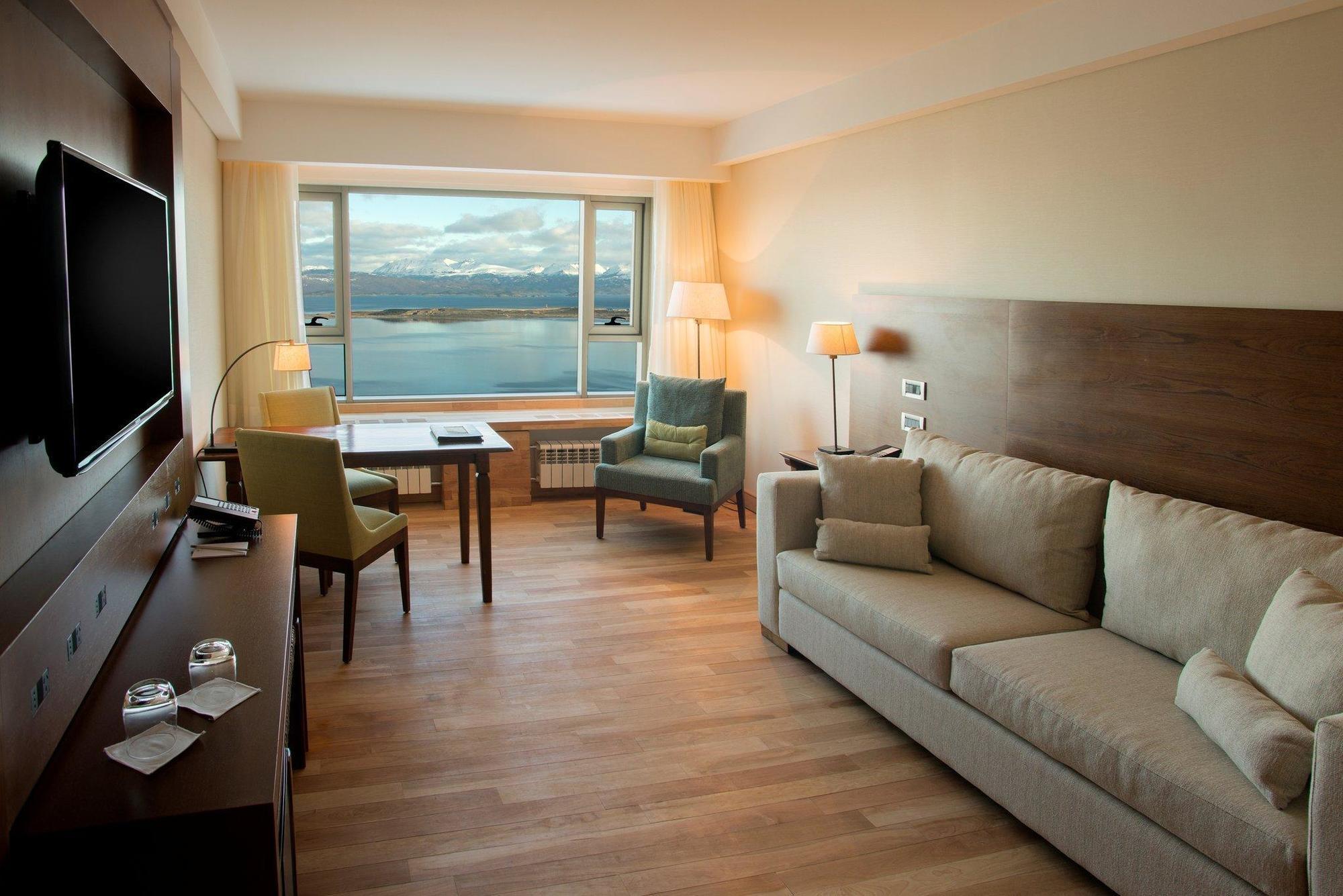 Arakur Ushuaia Resort & Spa Kültér fotó A room at the hotel